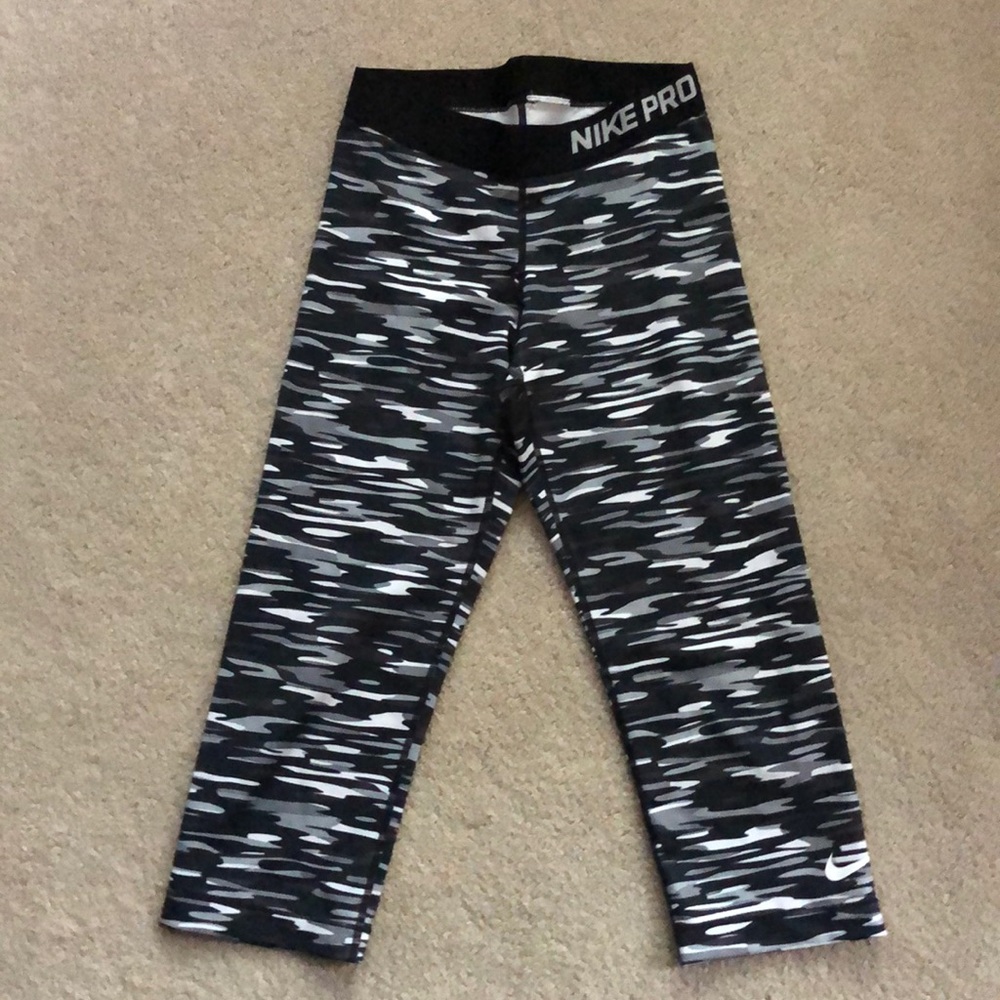 Nike Pro cropped leggings
